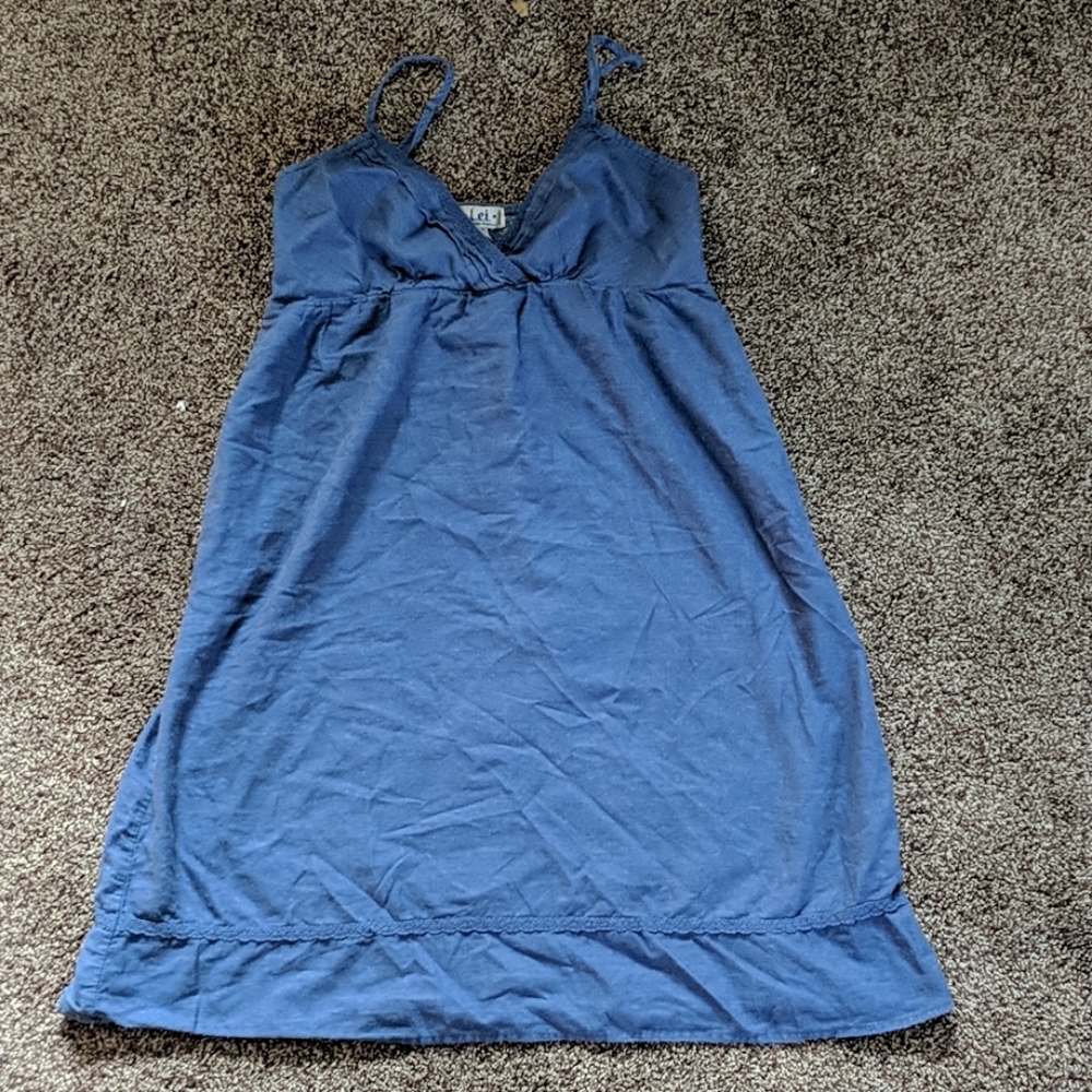 Super cute deep v dress